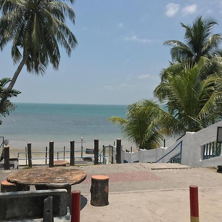 Newly Renovated Comfy Beachfront View At Seri Bulan Port Dickson Exteriér fotografie