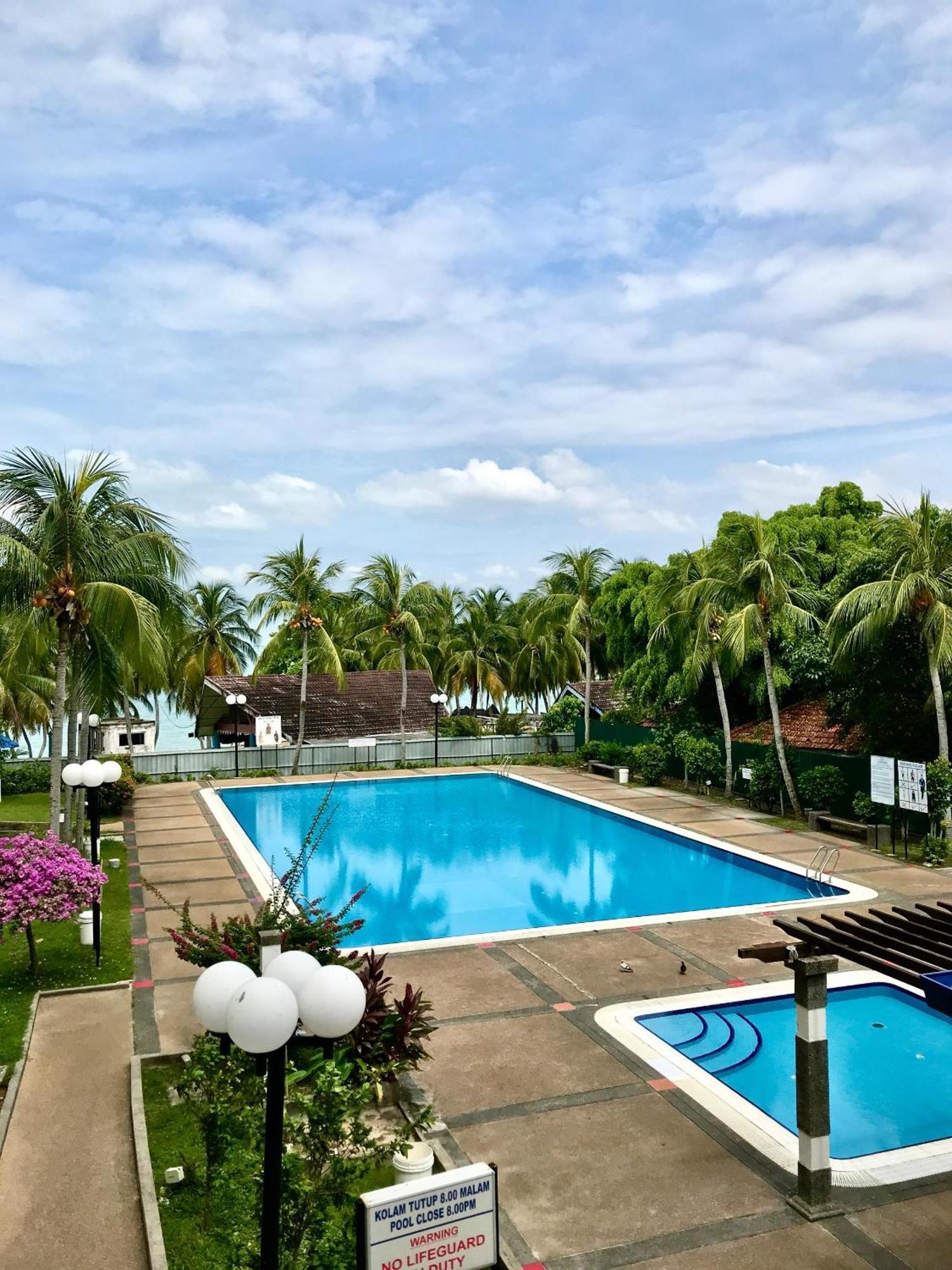 Newly Renovated Comfy Beachfront View At Seri Bulan Port Dickson Exteriér fotografie